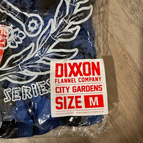 Dixxon- Women’s Medium. - Picture 3 of 3